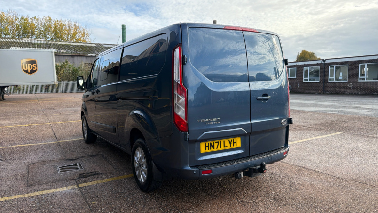 Ford Transit Custom 300 L2 Diesel Fwd 2.0 EcoBlue 130ps Low Roof D/Cab Limited Van